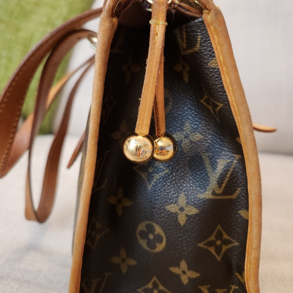 ***Hot Item*** Louis Vuitton Popincourt Haut Tote 2007 w dust bag & orig box.